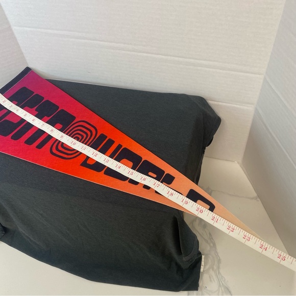 2021 Astroworld Travis Scott Pennant Flag Tour Merch Red & Black New 24 inches - Picture 6 of 7